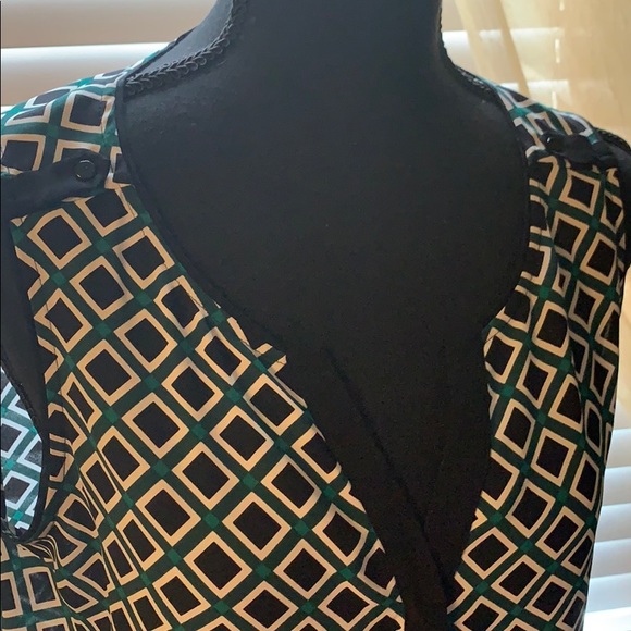 🏖️ White House Black Market Sleeveless Blouse, Sz M - Picture 2 of 4
